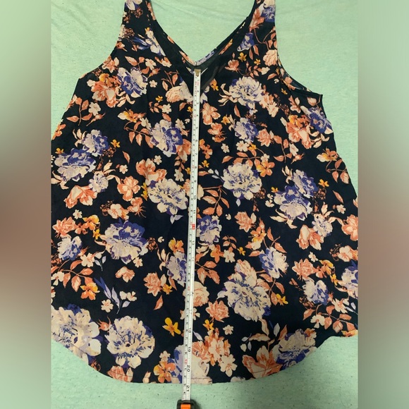 Maurices Navy Floral V-Neck Tank Top Size Large - Picture 3 of 8